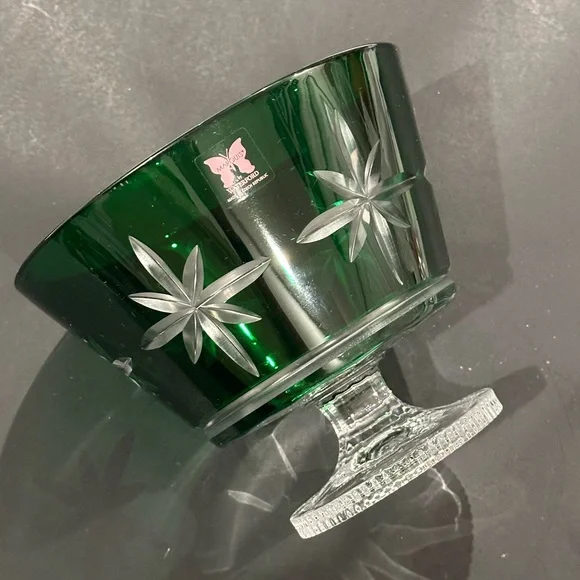 Marquis by Waterford Emerald Green Cut to Clear Starburst Pedestal Footed Bowl - Picture 6 of 7